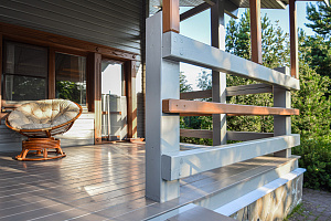 Финская надежность и русское брусовое зодчество: реставрация дома в Никольском краской Tikkurila Vinha