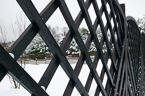 забор из шпалер для дачи