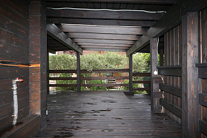 Преображение бани и террасы: защита и эстетика на реке Кобона