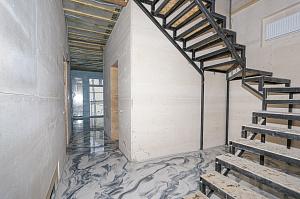 Современный каркасный дом с эксплуатируемой кровлей у Озера Врево