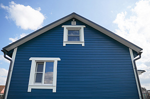 Кикино: перешлифовка и перекраска фасада системой Renner с ресурсом до 10 лет