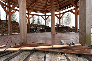 Как мы восстановили террасу: от изношенного настила до готового пространства