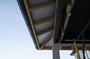 Не просто отделка, а инвестиция в качественный отдых: скошенный планкен из лиственницы и имитация бруса из кедра для зон с разной нагрузкой