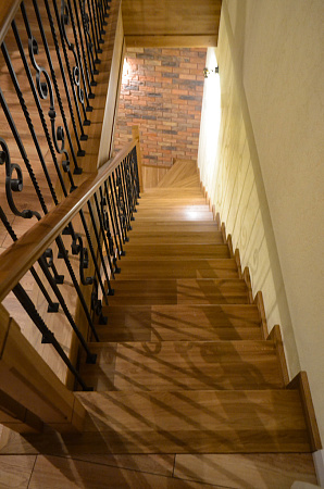 лиственничная лестница