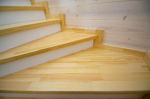 ступени из лиственницы