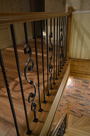 покраска мебельных щитов для лестниц