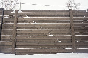 забор из планкена 1