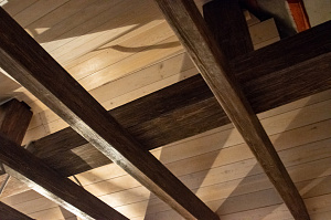 декоративные балки на потолок