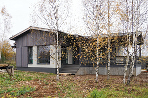 Изысканная терраса из сибирской лиственницы в Солнечной Долине