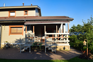 Финская надежность и русское брусовое зодчество: реставрация дома в Никольском краской Tikkurila Vinha