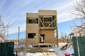 Современный каркасный дом с эксплуатируемой кровлей у Озера Врево