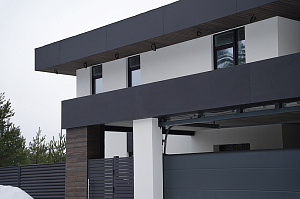 Комбинированный фасад от Лесобиржа-Спб: гармония стиля и долговечности в 