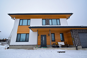 отделка дома планкеном скошенный