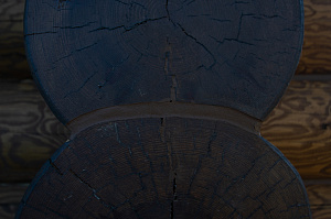 масло на фасаде