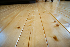 доска пола под паркетным лаком