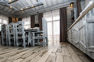 внутренняя отделка брашированным и крашеный планкеном 14