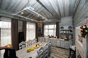 внутренняя отделка брашированным и крашеный планкеном 16