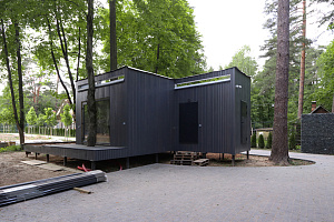 Гостевой дом в Янино: Идеальное слияние с лесным ландшафтом