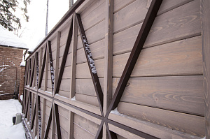 Инженерное совершенство в каждой детали: от фундамента до защитных отливов в проекте забора