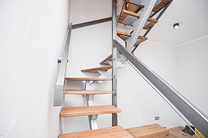 лестница из ясеня