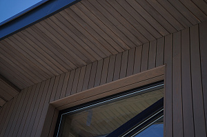 Элегантный фасад и свесы: монтаж планкена в Gatchina Villages - 2