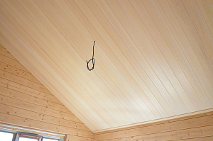 потолок из ангарской сосны