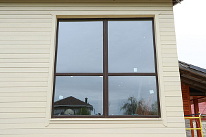 Фасад с характером: Сочетание лиственницы, сосны и камня в Honka Family Club