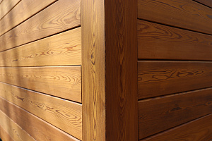 Бревенчатый дом больше не нуждается в ремонте каждые 5 лет: как вентилируемый фасад и цоколь White Hills решили проблему навсегда