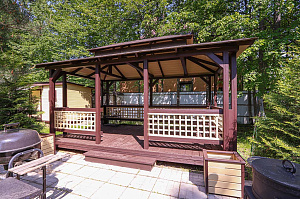 Элегантное обновление деревянных построек в Луговом: профессиональная покраска и защита от Лесобиржи-Спб