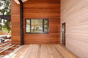 Петергоффские аллеи требуют статуса: как термолиственница преобразила каркасный дом в элитном посёлке