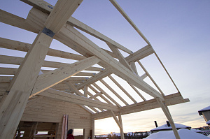 Комплексный подход к реконструкции: усиливаем, утепляем и покрываем дом качественной кровлей