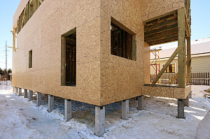 Современный каркасный дом с эксплуатируемой кровлей у Озера Врево