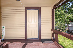 Элегантное обновление деревянных построек в Луговом: профессиональная покраска и защита от Лесобиржи-Спб