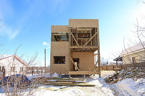 Современный каркасный дом с эксплуатируемой кровлей у Озера Врево