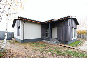 Изысканная терраса из сибирской лиственницы в Солнечной Долине