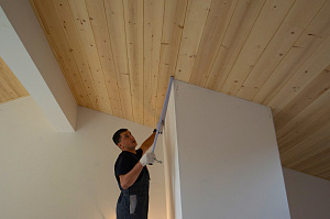 обшив потолка вагонной