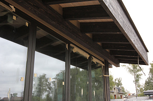 Масштабная реконструкция загородного дома: термоясень, фахверк с историей и идеальная геометрия каждого элемента