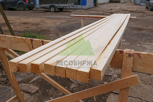 Брусок деревянный 50х50 в Киеве и Украине, купить недорого - цены в UAWP