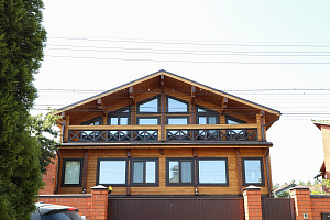 Реставрация и комплексная защита фасада двухэтажной бани в Верховский