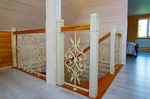 кованные балясины для дубовой лестницы