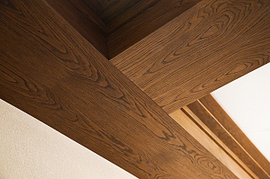 Фальшбалки из МДФ шпон дуба: Мастерство и Стиль для загородного дома в Михайловской горке