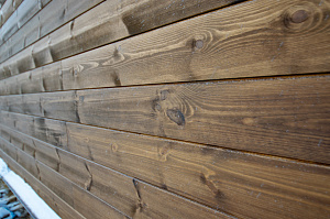 скошенный планке из сосны