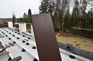 Инженерное совершенство: регулируемые опоры, алюминиевые лаги и термоясень для вашей кровли