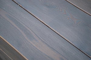 Премиальная отделка фасада и террасы лиственницей: проект ЛесоБиржи на Ладожские Берега