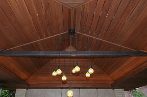 Скрытый крепёж, цеховая покраска и сибирская лиственница: почему этот проект в Мысе Удальцово не требует внимания уже 4 года