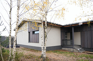 Изысканная терраса из сибирской лиственницы в Солнечной Долине