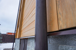 отделка фасада бруса планкеном