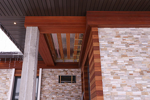 Не просто дом, а заявление: сочетание природного дерева и холодного мрамора в проекте, который выделит вас среди соседей