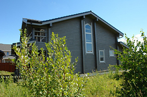 От ворсистой поверхности до благородного глянца: как многоступенчатая шлифовка и масло Renner преобразили дом