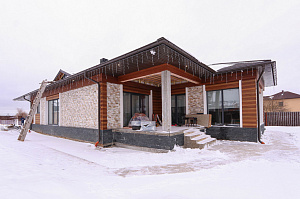 Не просто дом, а заявление: сочетание природного дерева и холодного мрамора в проекте, который выделит вас среди соседей